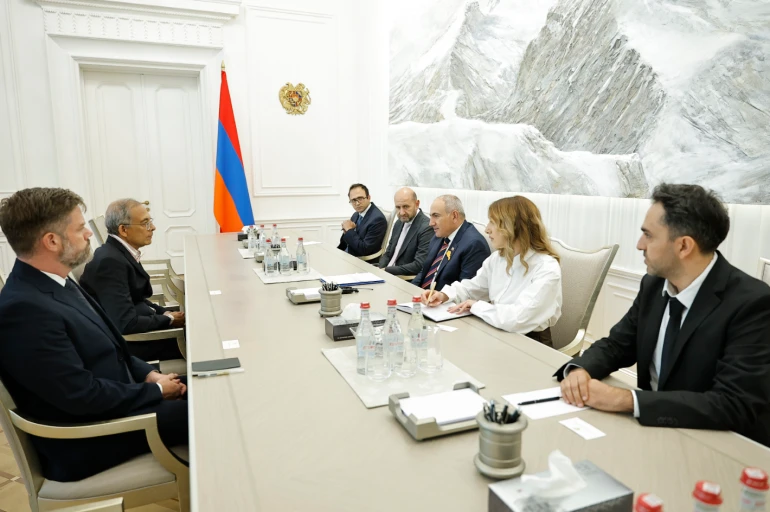 Pashinyan received Nobel Prize winner in economics Abhijit Banerjee