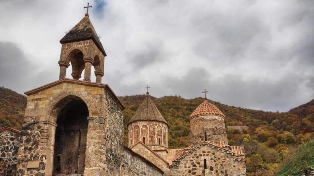 Բաքուն հիմա էլ Դադիվանքից մշակութային արժեքներ «գողանալու» մեջ է մեղադրում հայկական կողմին | azatutyun.am