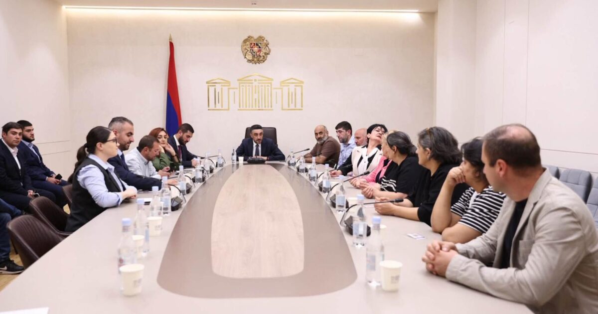 ԱԺ պատգամավորները հանդիպել են անհայտ կորած անձանց հարազատների ասոցիացիայի ներկայացուցիչների հետ
