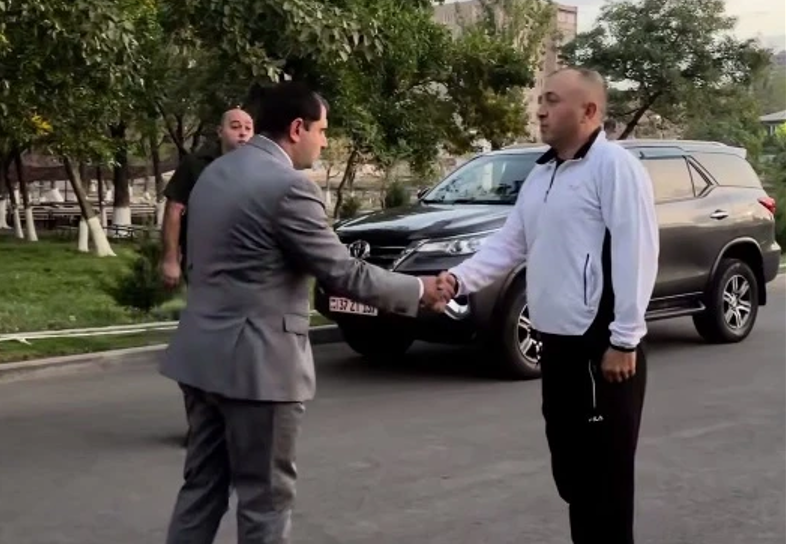 The Ministry of Defense has addressed the public statements regarding the commander of a military unit appearing before the Minister of Defense of the Republic of Armenia in a sports uniform.