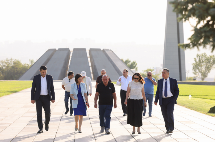 Zhanna Andreasyan made another visit to the Armenian Genocide Memorial Complex to monitor the second phase of renovation work.