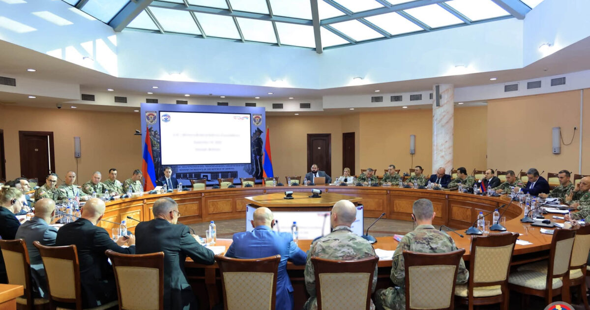 Armenia-US bilateral defense consultations held