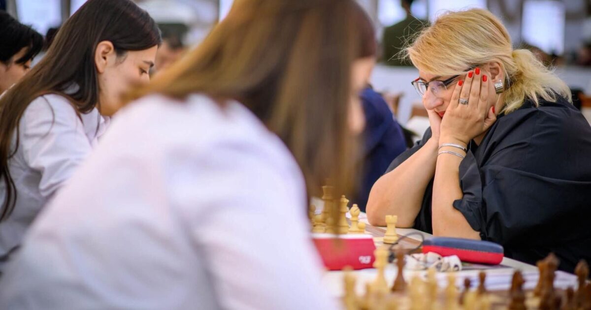 Women's chess team defeats US team