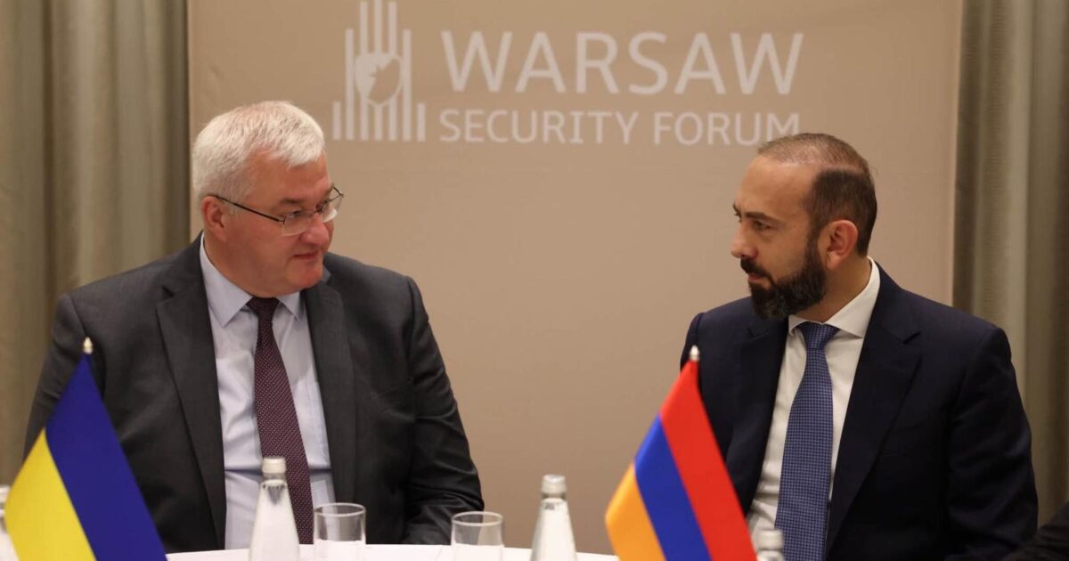 Mirzoyan and Sibiha discussed the possibilities of developing Armenia-Ukraine relations