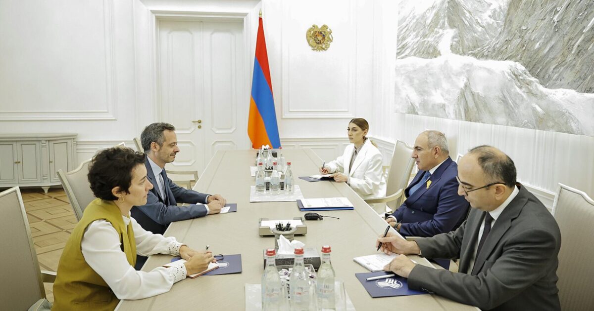 Հայաստանի վարչապետն ու Ֆրանսիայի դեսպանը քննարկել են առաջիկա նախագծերին վերաբերող հարցեր