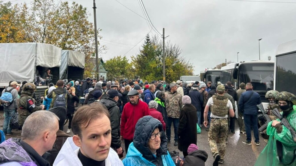 Օլեշկիի տարհանված բնակիչները մեկնում են Անապա | azatutyun.am