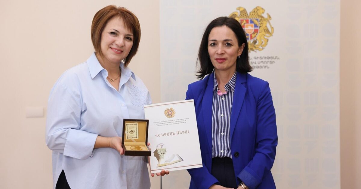 Գրադարանավարի օրվա առթիվ ՀՀ ԿԳՄՍ նախարարը պարգևատրել է ոլորտի մի խումբ ներկայացուցիչների