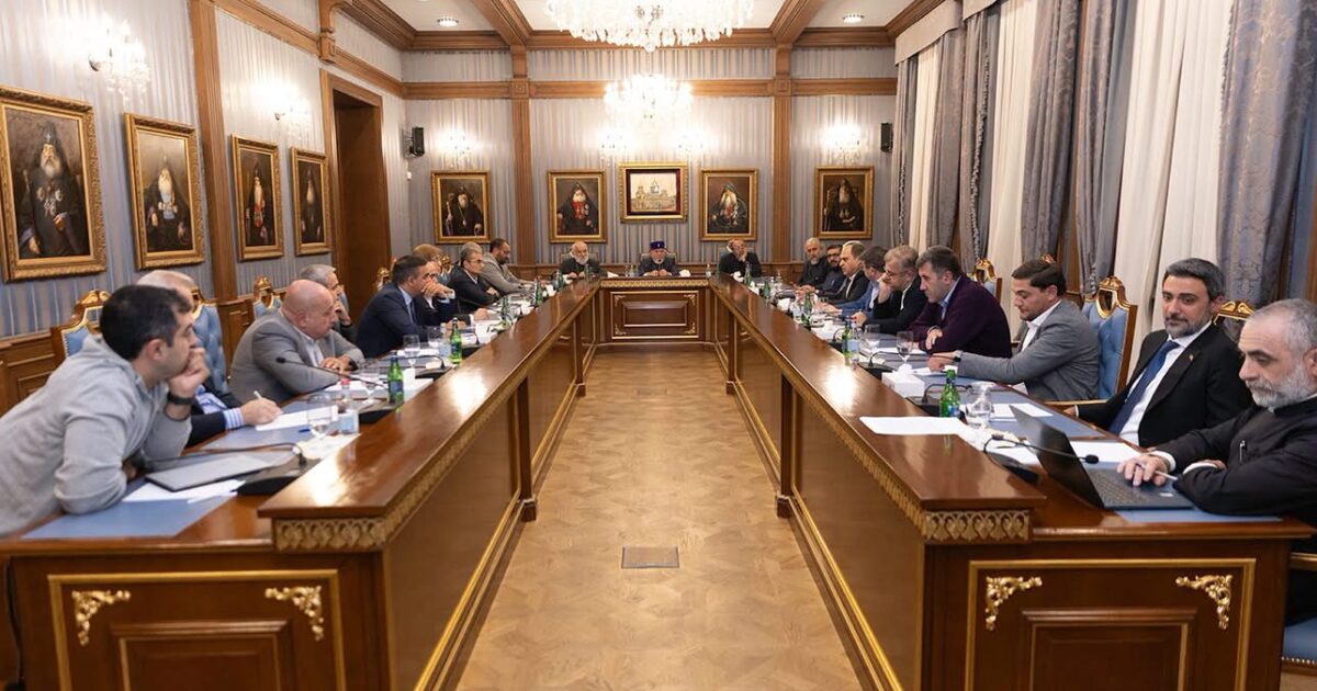 Catholicos holds consultation with lawyers on NA initiatives related to the Church