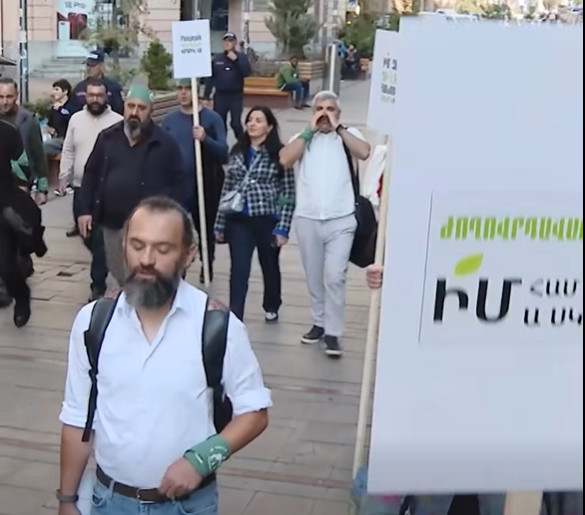 «Հանրային ձայնի երաշխիք». էկոակտիվիստները երթով հասան Արդարադատության նախարարություն | azatutyun.am