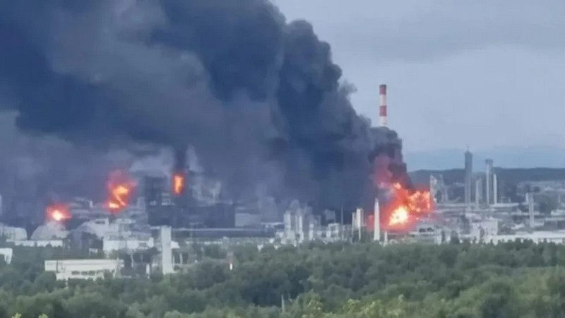 Очередная массированная атака беспилотников по Москве — есть погибшие