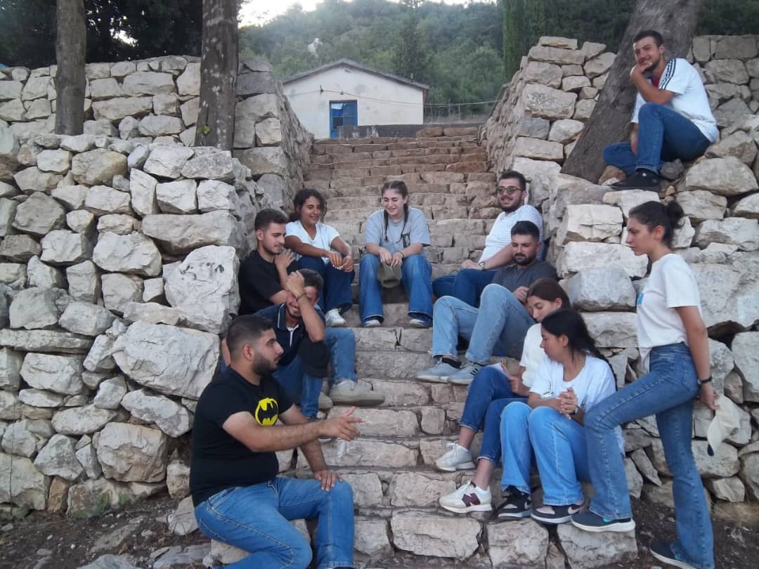 ԾԱՌԱՅԵԼ ԹԷ՞ ԱԿՆԿԱԼԵԼ