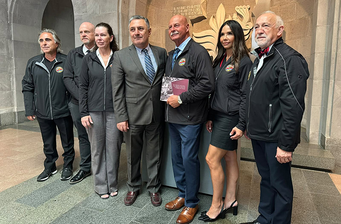 Fresno Mayor Jerry Dyer Visits Armenian Genocide Memorial