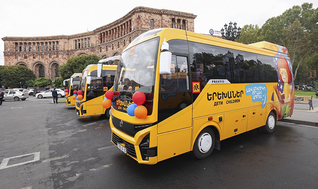 Armenia Introduces New School Buses to Transport Students to Newly Built Regional Schools