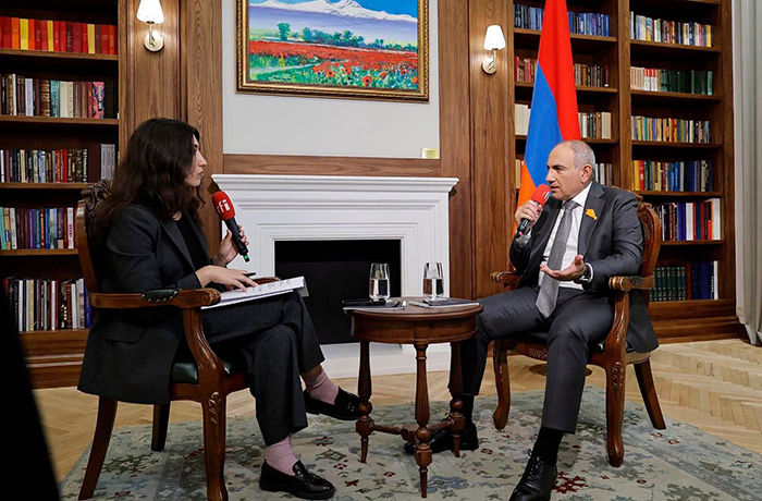 Pashinyan Calls for Transparency Over Former Officials’ Wealth, Defends Political Climate in Armenia