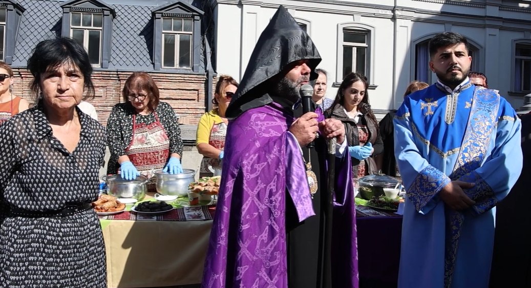 The traditional Dolma festival took place in the courtyard of St. George's Church in Tbilisi.