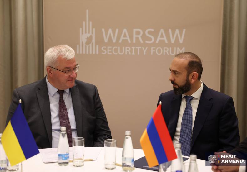 Արարատ Միրզոյանը Վարշավայում հանդիպել է Ուկրաինայի ԱԳ նախարար Անդրիյ Սիբիհայի հետ