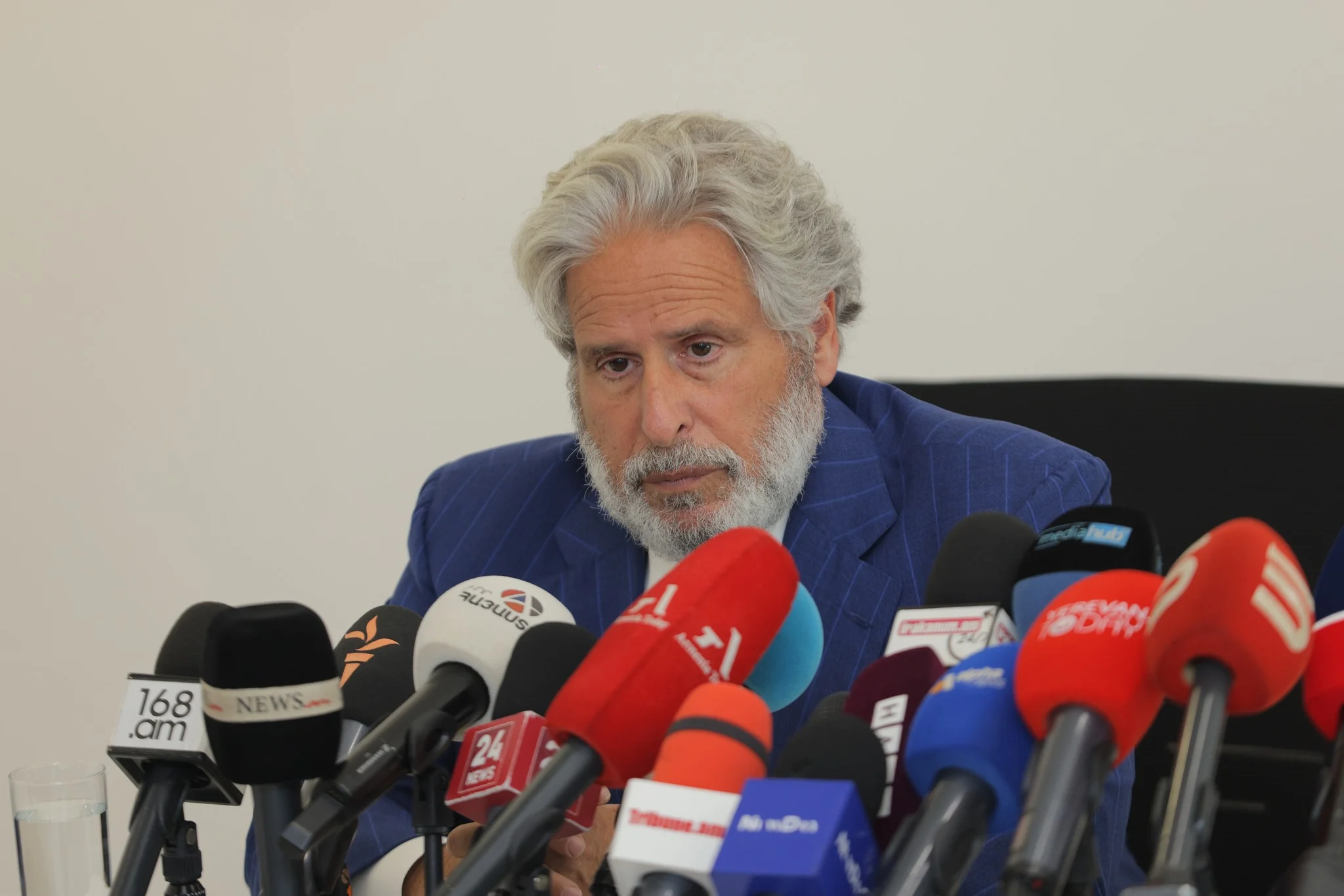 Օրենքը քաղաքական իշխանության զենքը չէ. Ռոբերտ Ամստերդամն անդրադարձել է ընդդիմադիր թեկնածուի ձերբակալությանը