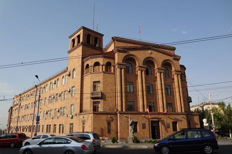 ՆԳՆ-ն հաստատում է տեղեկությունը․ «Արմավիր» ՔԿՀ-ի կալանավորը փախել է դատարանից