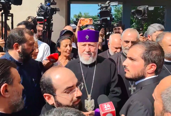 International Criticism of Pashinyan’s Campaign Against Karekin II, Church Mounts