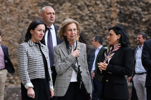 Queen Sofia of Spain Visits Armenia’s Garni Temple, ‘Symphony of Stones’ Natural Monument