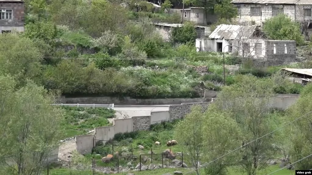 Պաշտօնանկութիւններու շարք՝ ազերպայճանցի զինուորին՝ Սիւնիքի Շաքի գիւղ ներթափանցումէն ետք