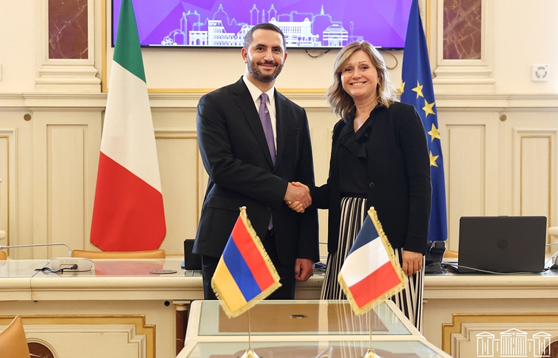 Rouben Roubinian et Yaël Braun-Pivet discutent du renforcement des relations franco-arméniennes
