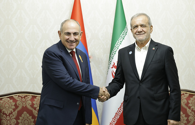 Le président iranien participe au sommet des dirigeants de la COP17 à Erevan