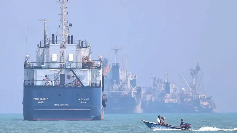 Iran intends to close the "illegal routes" of navigation through the Strait of Hormuz.