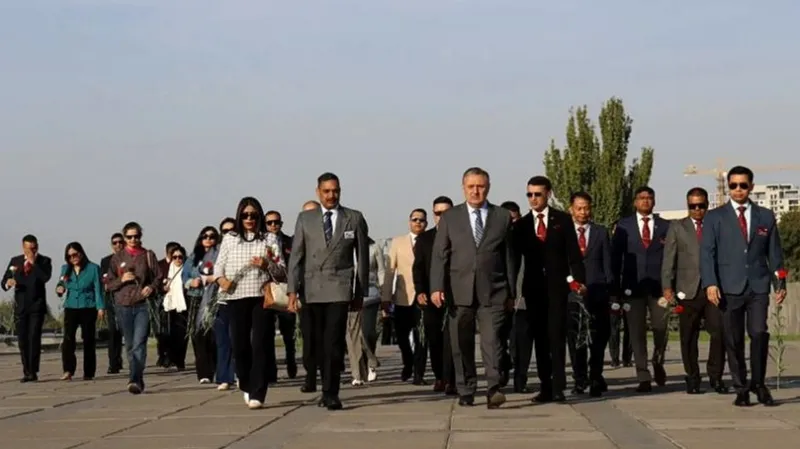A delegation led by the head of the Indian Defense Management College has visited the Armenian Genocide Memorial.
