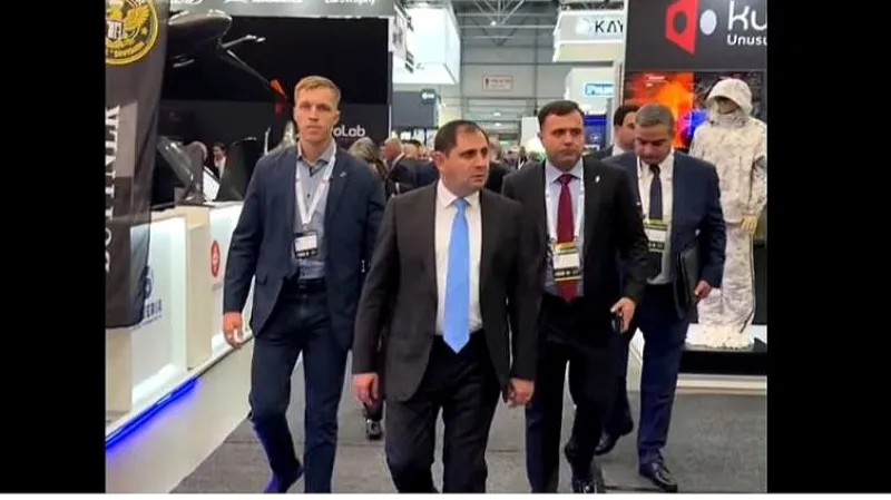 Surik Papikyan has toured the booths of the Future Forces Exhibition & Forum international exhibition.
