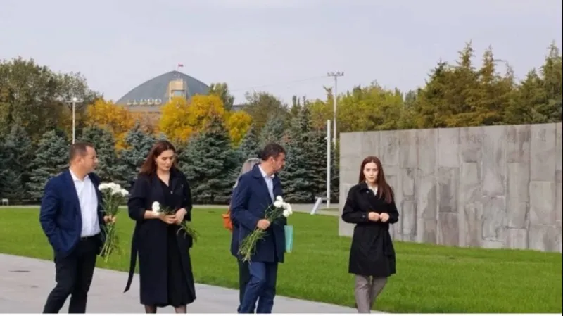 The delegation from the Île-de-France region has visited the Armenian Genocide Memorial.