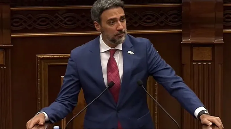 Come on, apologize to Narek Karapetyan. Aram Vardevanyan to the members of the Civil Contract party.