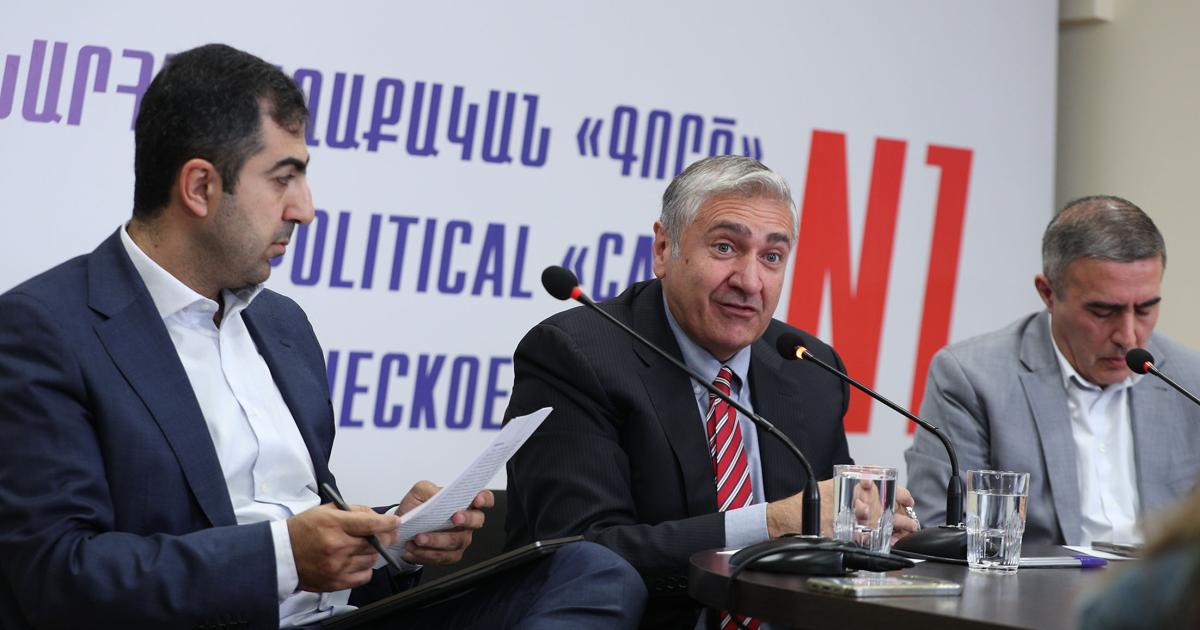 Ընտրություններից հետո առաջին պաշտոնյան, ով պաշտոնական այցով այցելել է Հայաստան, եղել է Հաջիևը․ Խաչատրյան