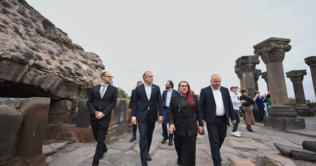 ՅՈՒՆԵՍԿՕ-ի գլխավոր տնօրեն Խալեդ Էլ-Էնանին այցելել է Զվարթնոց տաճար