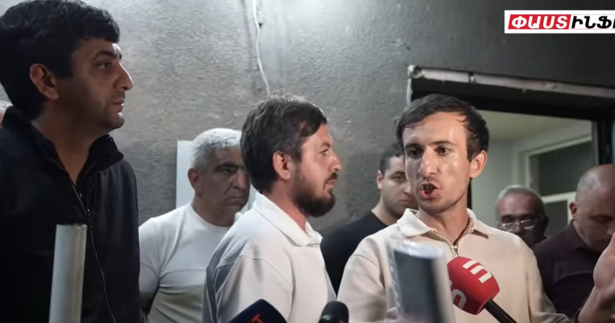 «Քաղաքական հանձնառություն եմ վերցնում՝ քանադելու եմ»․ «Պաշտպանելու ենք մեր իրավունքները»․ վեճ Աջափնյակի թաղապետի ու առևտրականների միջև