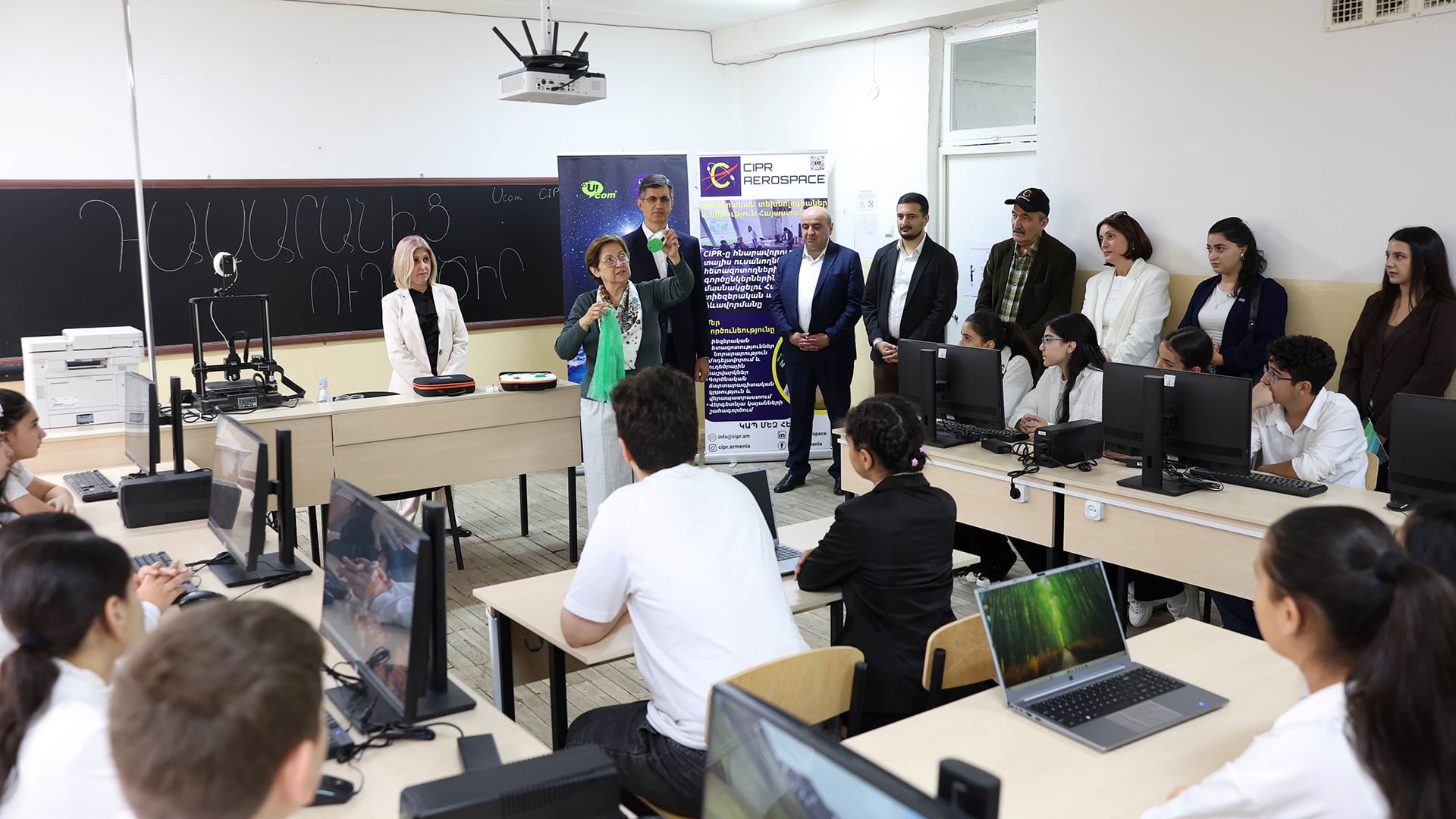 «Из класса — на орбиту»: при поддержке Ucom «Космос 1.0» внедряется в 15 школах Армении