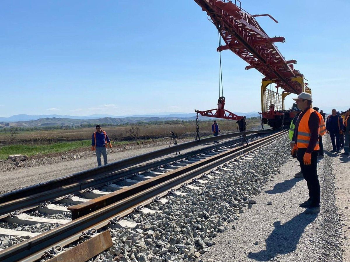 Avanza la reconstrucción de la línea férrea en Najicheván que conectará la región autónoma con Armenia