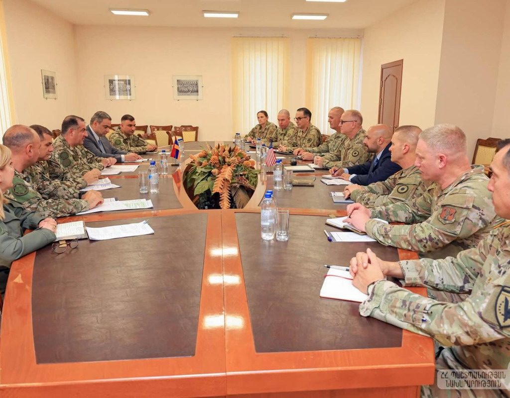 Armenia y Estados Unidos acuerdan cooperar en entrenamiento militar y ejercicios conjuntos