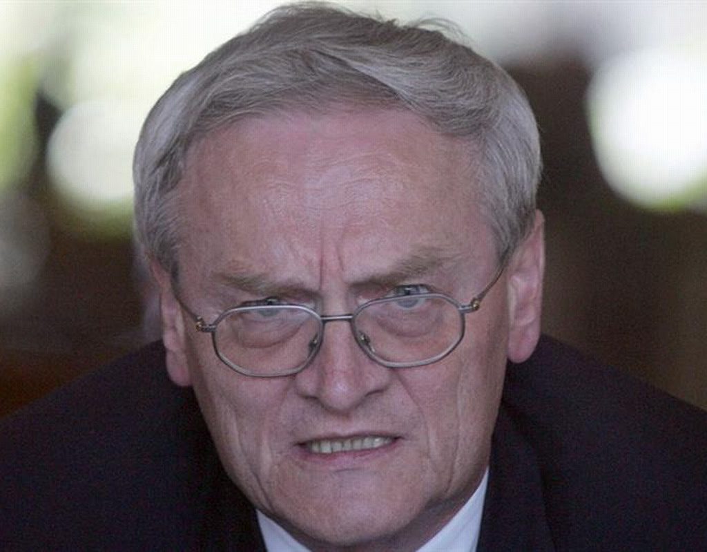 Medios alemanes vinculan al exjefe de inteligencia August Hanning por espiar para Azerbaiyán