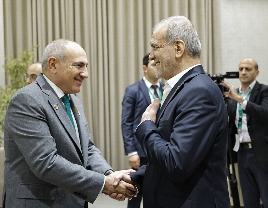 Pezeshkian anuncia negociaciones con Armenia para elaborar un documento de cooperación estratégica