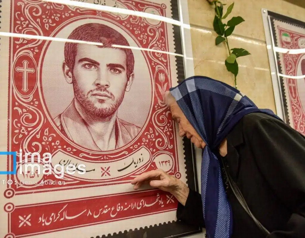 El metro de Teherán rinde homenaje a los soldados armenios caídos en la guerra Irán-Irak