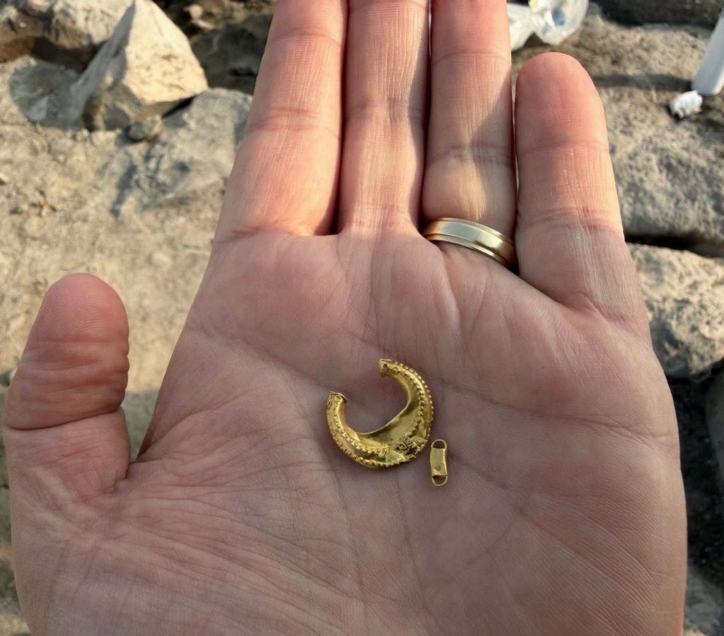 Descubren pendientes de oro y una moneda de Octavio Augusto durante las excavaciones en la reserva de Metsamor