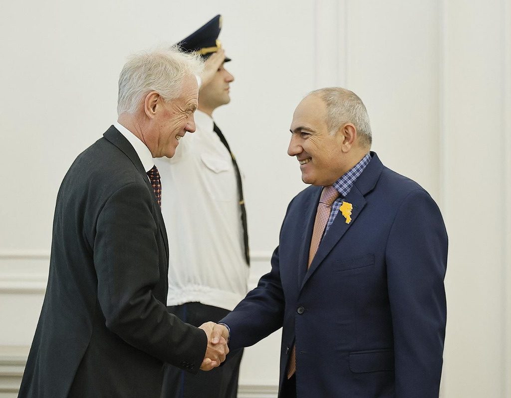 Nikol Pashinyan y Gert Jan Koopman acuerdan fortalecer los lazos de Armenia con la Unión Europea en transporte, energía y digitalización