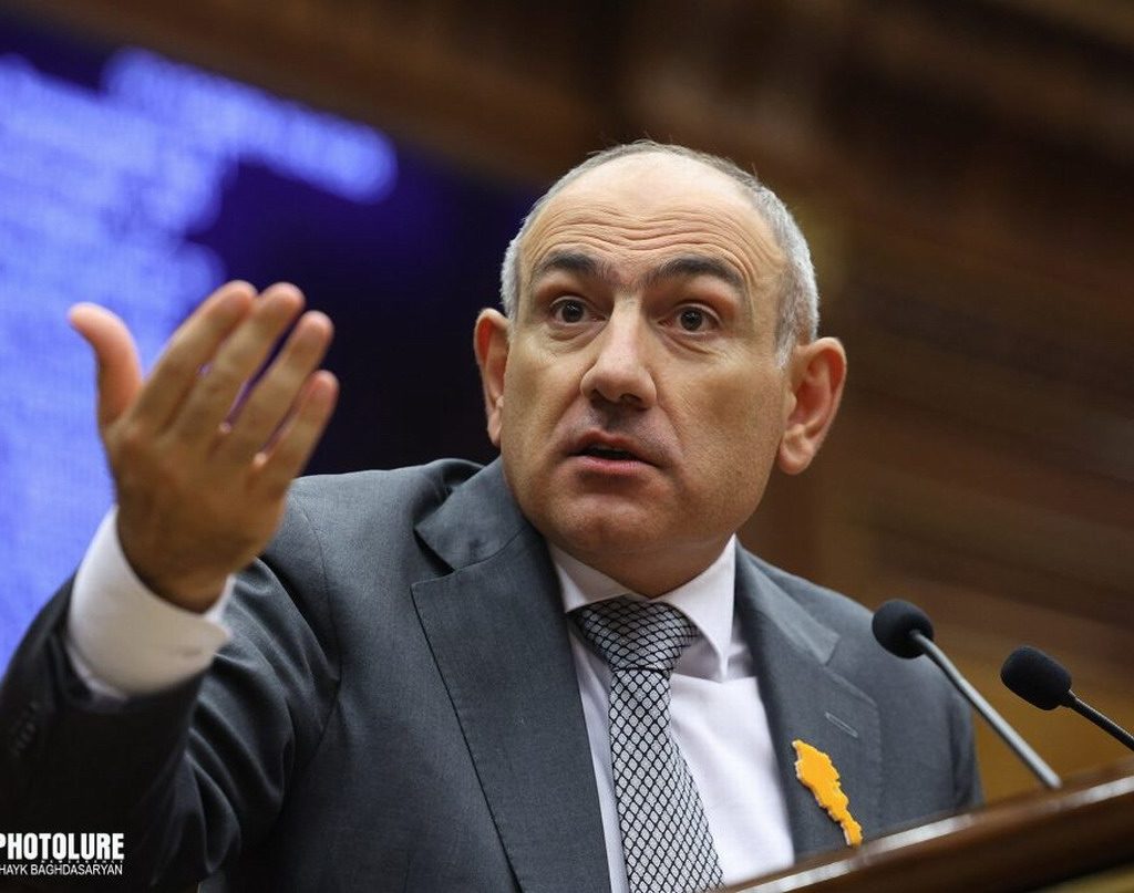 Pashinyan advierte sobre el riesgo de tres guerras si la oposición gobernara en Armenia
