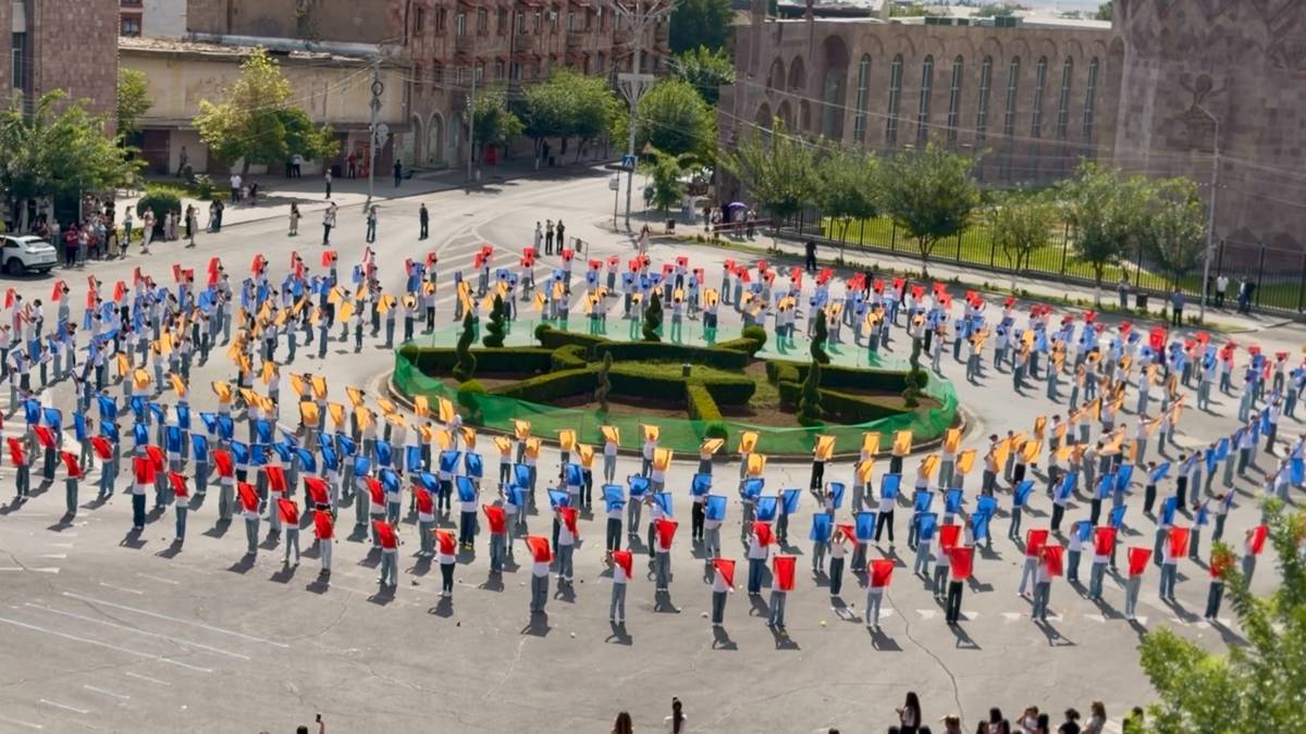 The independent Republic of Armenia is 35 years old.