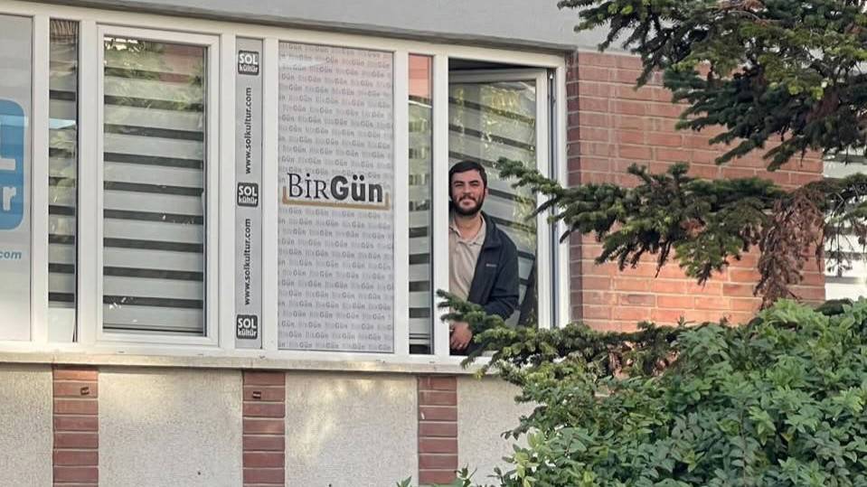 Gazeteci İsmail Arı bir kere daha tutuklandı