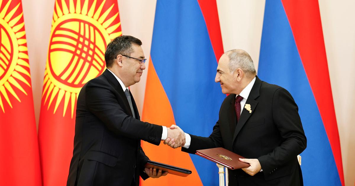 Armenia, Kyrgyzstan sign joint statement, establish sister-city ties between capitals