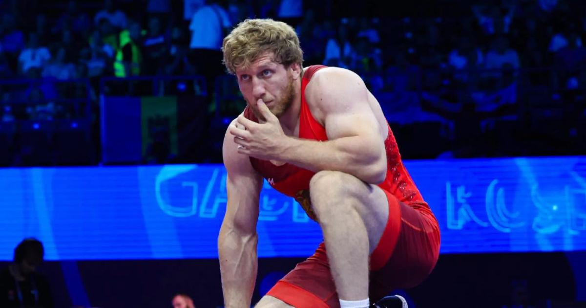 Olympic champion Artur Aleksanyan undergoes spinal surgery