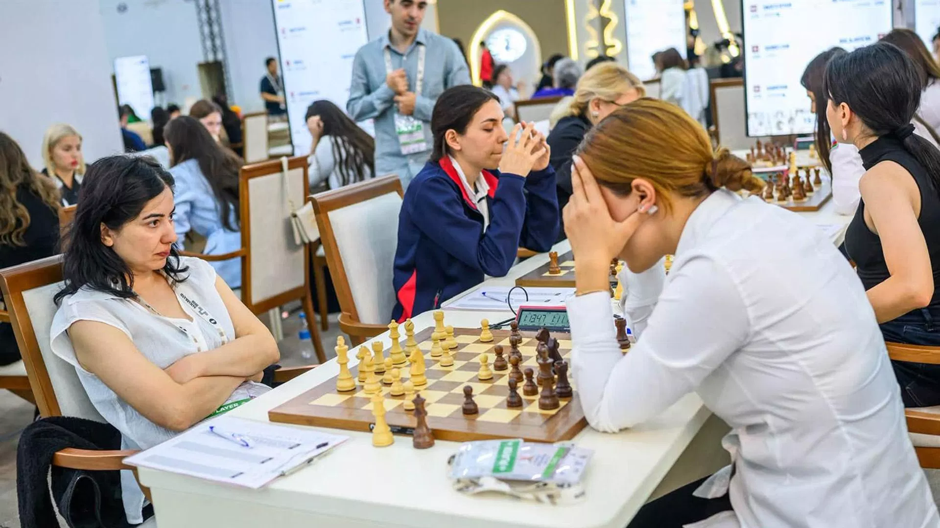 Armenian team defeats Azerbaijan at Chess Olympiad