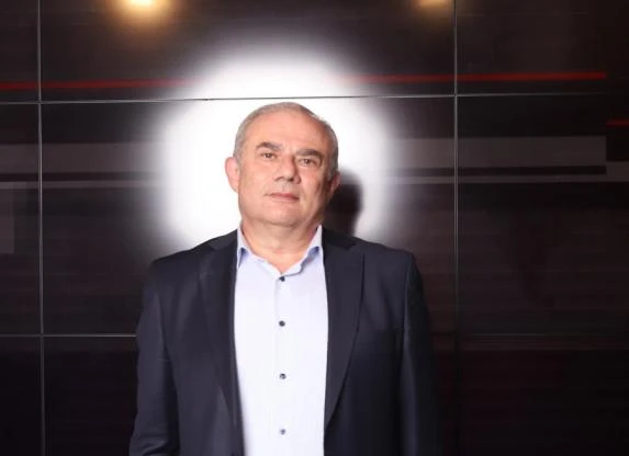 Ужасно е, когато първият човек в държавата, освен лъжец, е и провокатор